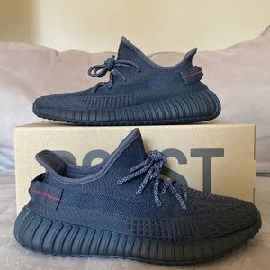 Yeezy 350 V2 black